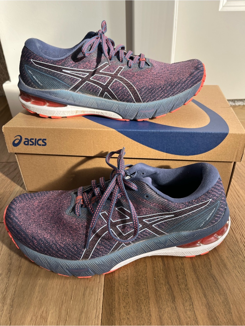 ASICS GT-2000 Women’s Running Shoes Size 8